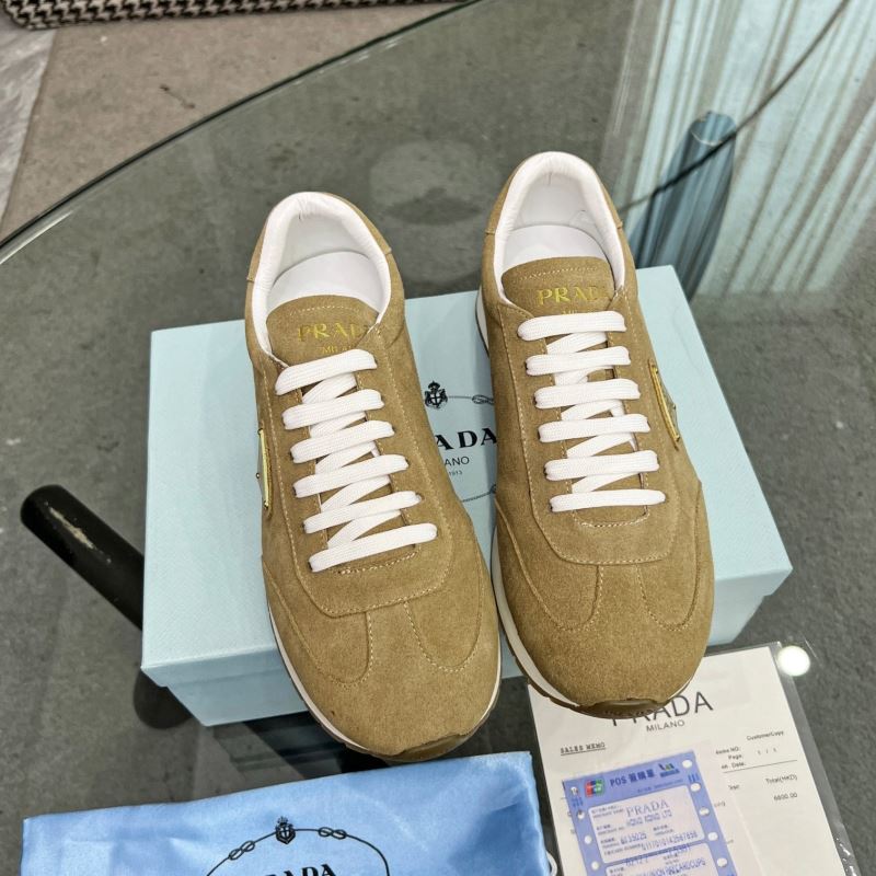 Pra*a casual shoes